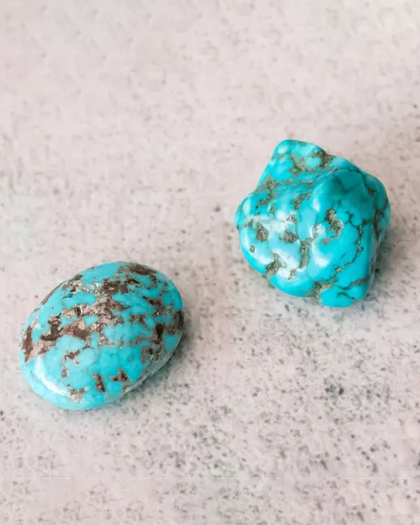 Turquoise veined gemstone women's necklace