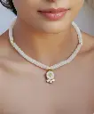 سلسلة نسائي حجر جاد ابيض أنيق