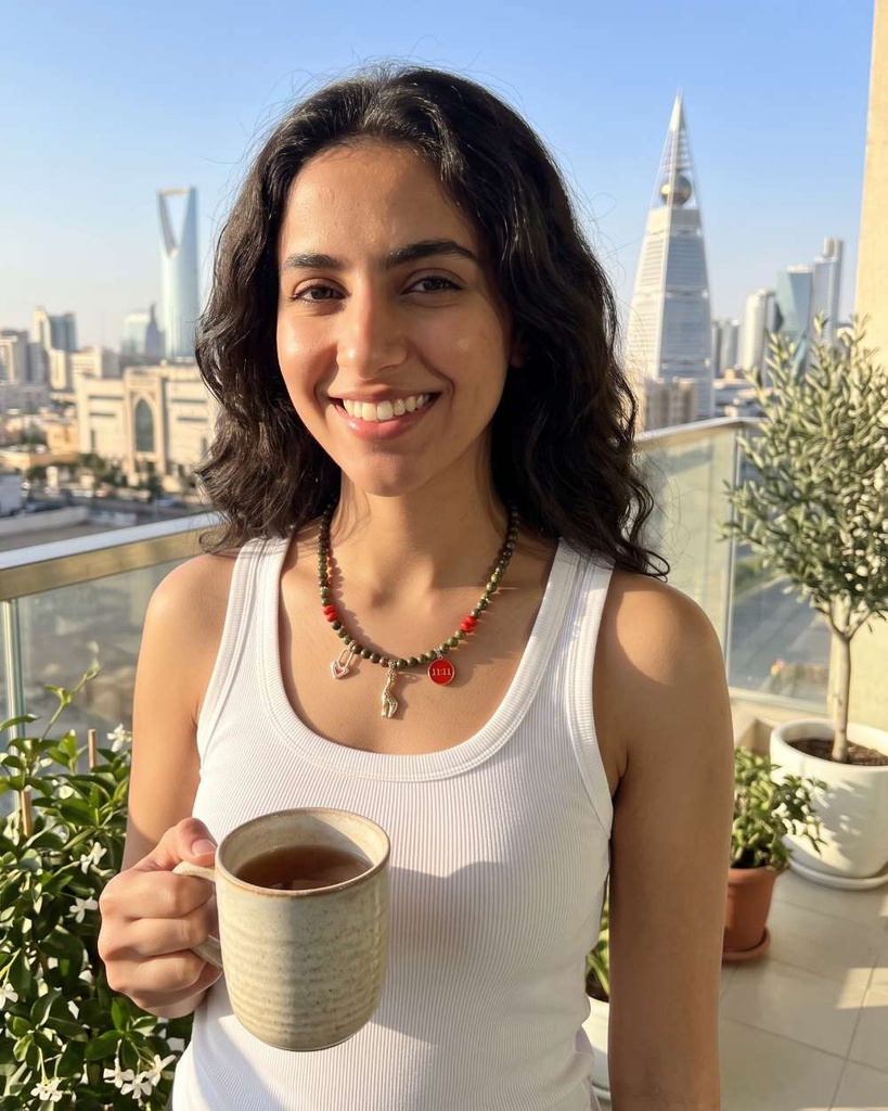 سلسلة دراقون بلود طبيعية بحلية يد وقلب ذهبية