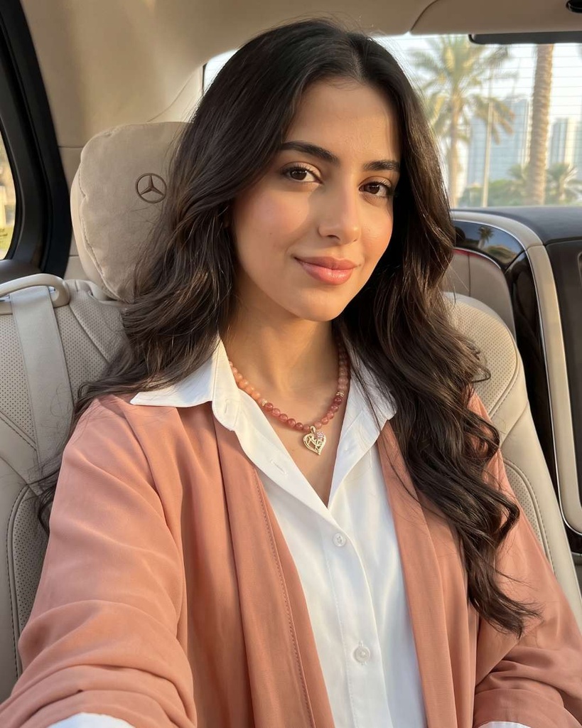 سلسلة نسائية حجر رملي وستروبيري كوارتز طبيعي بقلب ذهبي