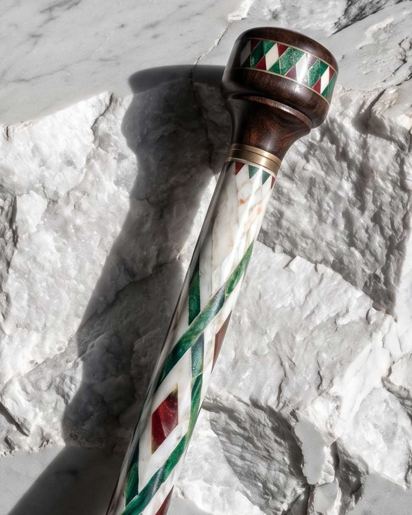 روعة الصدف الطبيعي على خشب الفنجي الأصيل